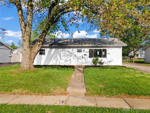 149 Poe Ln, Xenia, OH 45385 - view of front of house featuring a front lawn