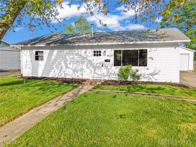 149 Poe Ln, Xenia, OH 45385 - back of house with a yard