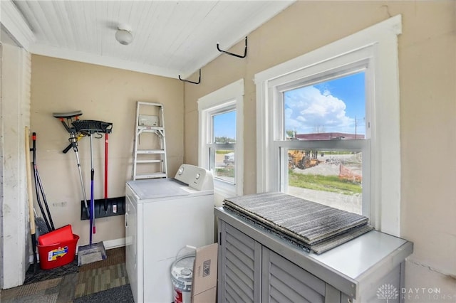 281 S Riverview Ave, Miamisburg, OH 45342 - laundry room featuring laundry area and washer / dryer