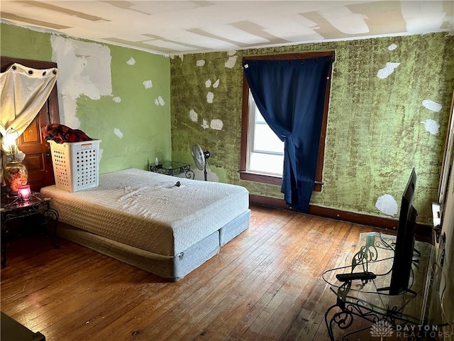 1615 Xenia Ave, Dayton, OH 45410 - bedroom with wood-type flooring and baseboards