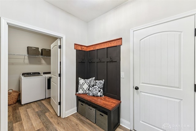 2187 Hamilton Rd, Lebanon, OH 45036 - mudroom featuring independent washer and dryer, baseboards, and wood finished floors