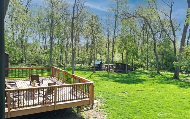 2187 Hamilton Rd, Lebanon, OH 45036 - surrounding community with a yard and a wooden deck
