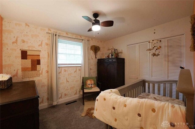 403 W Rahn Rd, Dayton, OH 45429 - bedroom with carpet flooring, wallpapered walls, visible vents, and baseboards