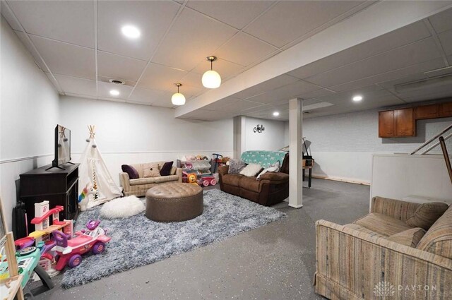 403 W Rahn Rd, Dayton, OH 45429 - living area with recessed lighting, speckled floor, and a paneled ceiling