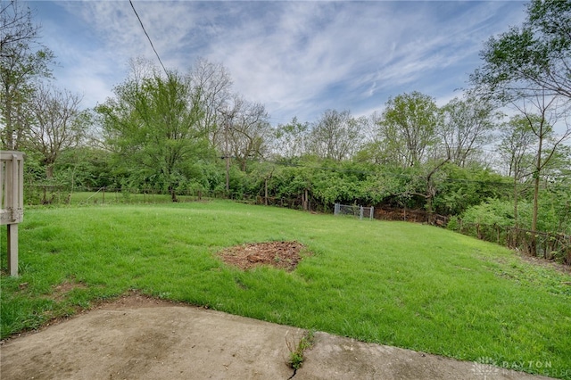 view of yard featuring fence