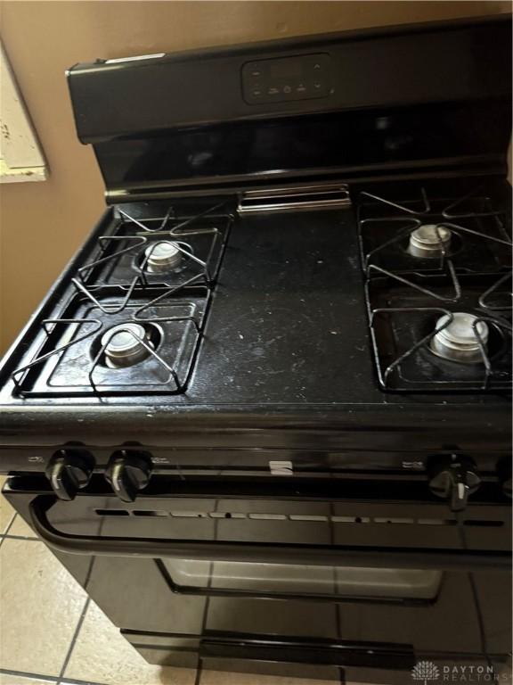 1080 Linden Ave, Dayton, OH 45410 - kitchen view of black gas range