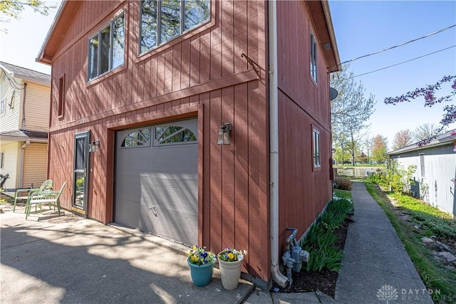 10125 Seminole Shore Dr, Huntsville, OH 43324 - view of garage