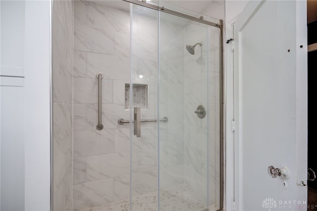 825 Far Hills Ave, Oakwood, OH 45419 - full bath featuring a stall shower