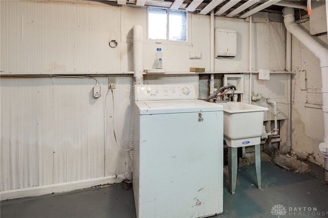 825 Far Hills Ave, Oakwood, OH 45419 - clothes washing area featuring washer / clothes dryer