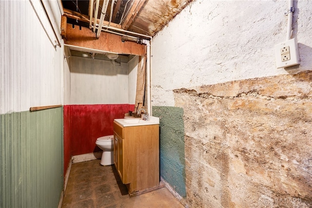 825 Far Hills Ave, Oakwood, OH 45419 - bathroom with concrete flooring, toilet, and vanity