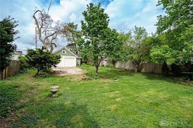 825 Far Hills Ave, Oakwood, OH 45419 - view of yard featuring an outbuilding