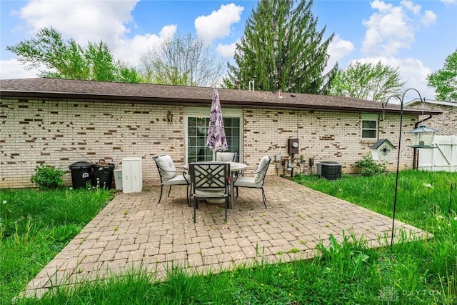 1579 Commonwealth Dr, Xenia, OH 45385 - view of patio / terrace