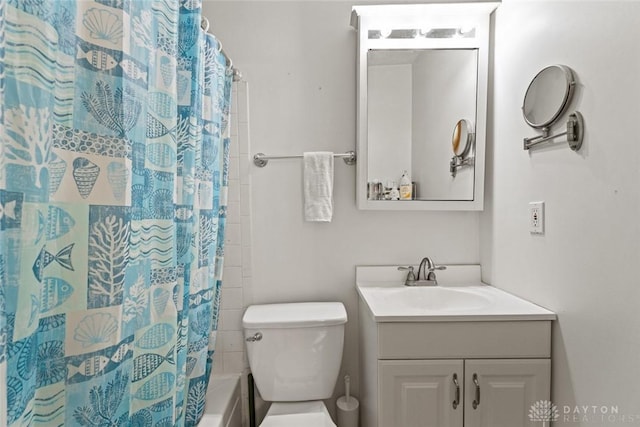 1579 Commonwealth Dr, Xenia, OH 45385 - full bath with vanity and shower / tub combo with curtain