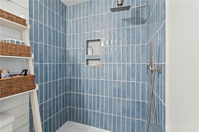 784 Marshall Dr, Xenia, OH 45385 - bathroom with a tile shower and toilet