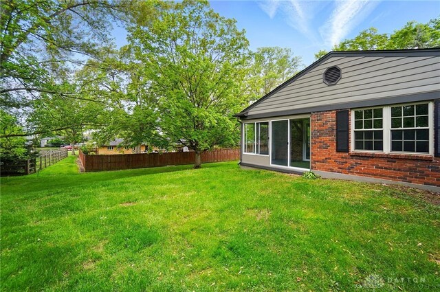 5741 Hithergreen Dr, Washington Twp, OH 45429 - view of yard