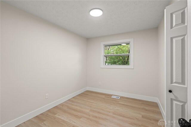 4652 Little Richmond Rd, Dayton, OH 45417 - photo 18