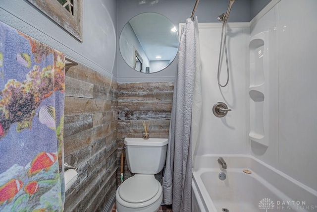 4103 Whetsel Ave, Cincinnati, OH 45227 - full bathroom featuring toilet and shower / bath combo
