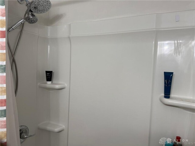 2 Brompton Ln, Cincinnati, OH 45218 - bathroom featuring a shower
