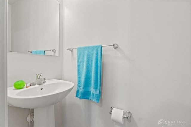 1194 Lisa Marie Dr, Xenia, OH 45385 - bathroom featuring a sink