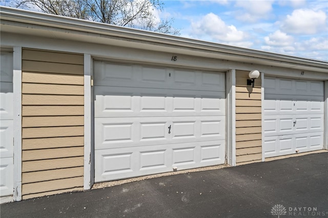 108 Mallard Glen Dr Unit 7, Dayton, OH 45458 - view of garage