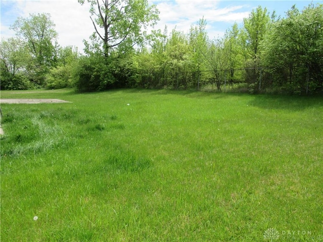 3363 Cortez Dr, Dayton, OH 45415 - view of yard