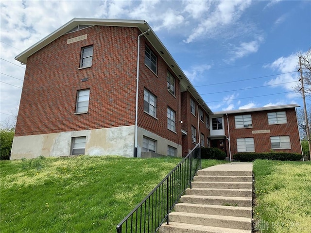 2525 Lakeview Ave, Dayton, OH 45417 - view of building exterior featuring fence