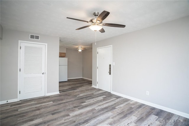 2525 Lakeview Ave, Dayton, OH 45417 - empty room with ceiling fan, wood finished floors, and baseboards