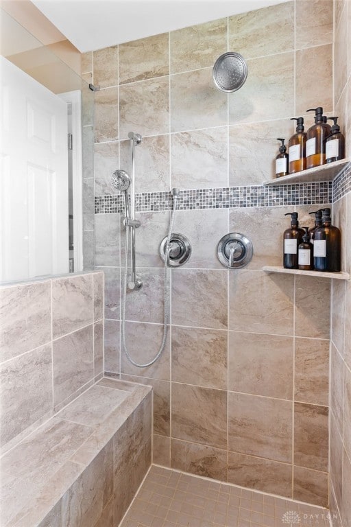 1591 Windham Ln, Beavercreek Township, OH 45385 - bathroom featuring a tile shower