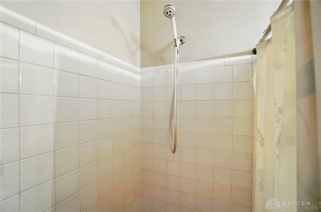 3352 Morning Glory Rd, Dayton, OH 45449 - bathroom view of tiled shower