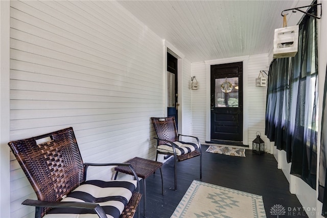 1000 Haviland Ave, Dayton, OH 45410 - view of exterior entry with a porch