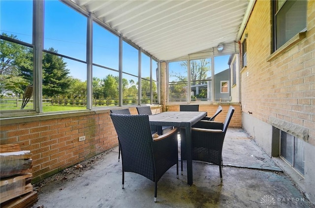 4207 Morningside Blvd, Dayton, OH 45432 - sunroom featuring outdoor dining area