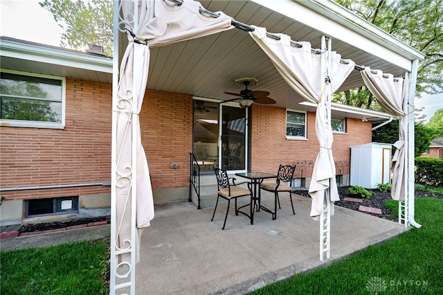 4231 Maricarr Dr, Dayton, OH 45429 - view of patio / terrace with a ceiling fan