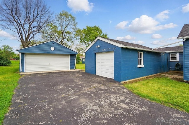 view of detached garage