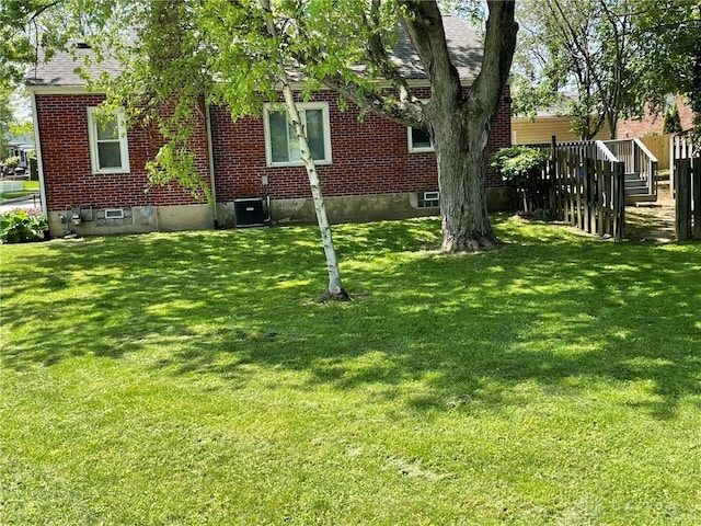 12 Harshman St, Brookville, OH 45309 - view of green lawn
