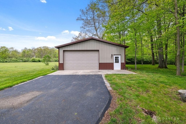 view of detached garage