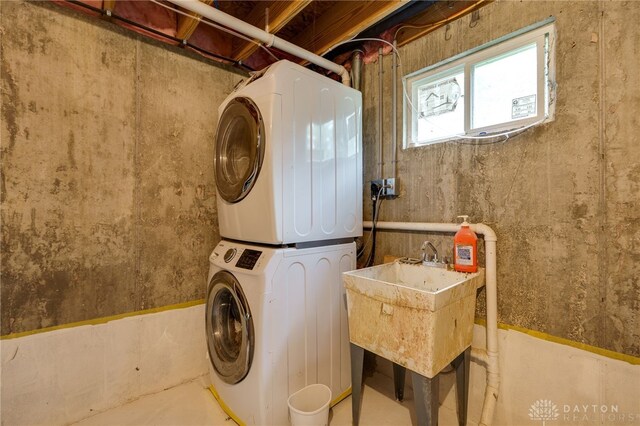 1803 Resor Rd, Fairfield, OH 45014 - laundry room with stacked washer / dryer and a sink
