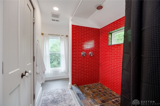 1803 Resor Rd, Fairfield, OH 45014 - bathroom featuring healthy amount of natural light, tile patterned flooring, and tiled shower