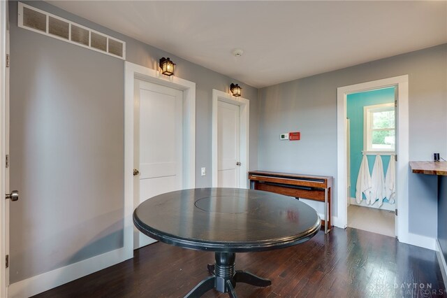 1803 Resor Rd, Fairfield, OH 45014 - dining space featuring wood finished floors and baseboards