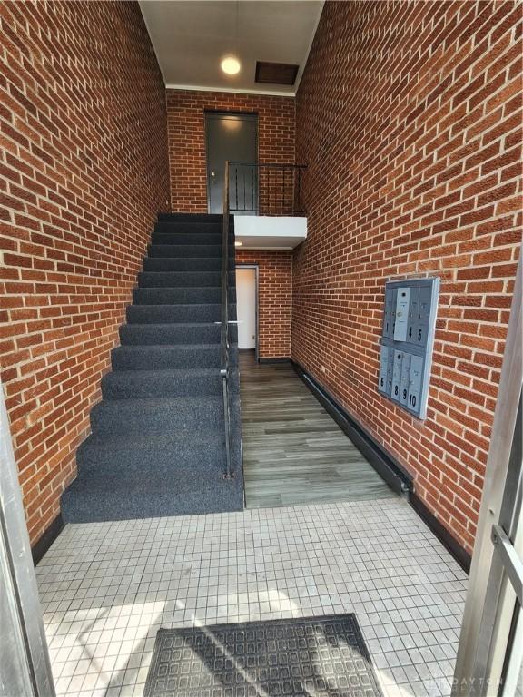 2620 N Gettysburg Ave, Dayton, OH 45406 - view of stairway