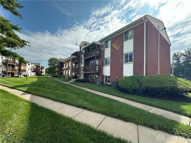 5700 Coach Dr Unit B, Kettering, OH 45440 - view of community with a lawn