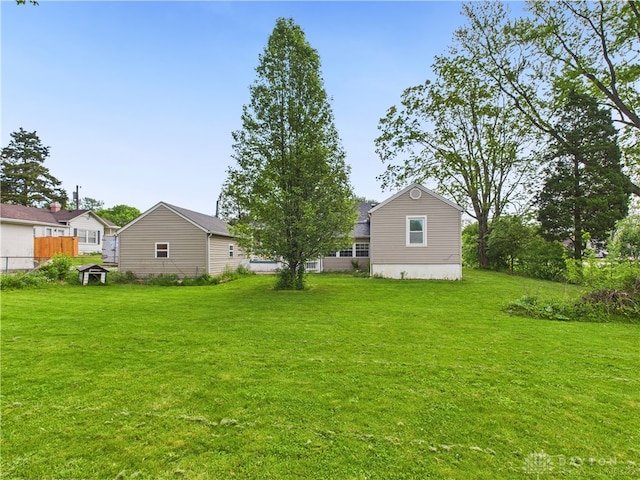 93 S Diamond Mill Rd, Clayton, OH 45315 - view of yard