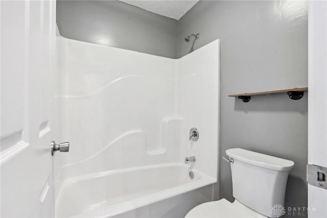 7217 State Route 380, Chester Twp, OH 45177 - full bathroom with toilet and bathtub / shower combination