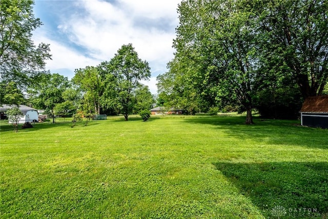 6399 Kimberly Dr, Fairfield Twp, OH 45011 - view of green lawn