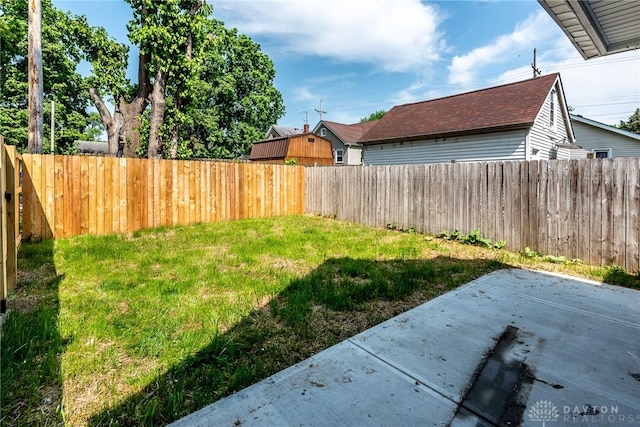 919 Summer St, Hamilton, OH 45013 - view of yard with a patio area