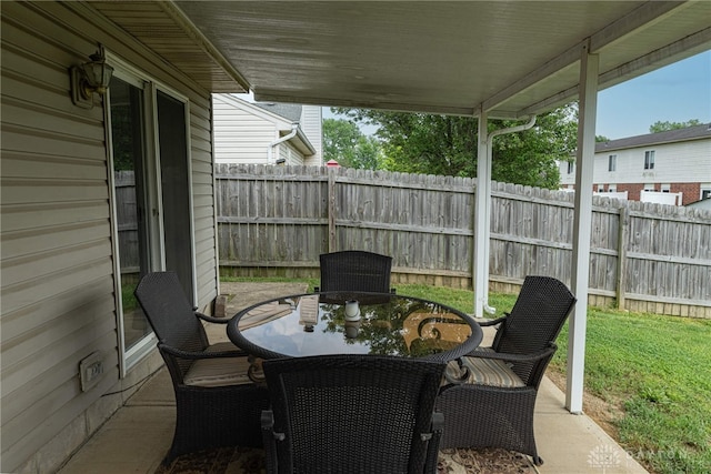 82 Choctaw Cir, Franklin, OH 45005 - view of patio featuring outdoor dining area
