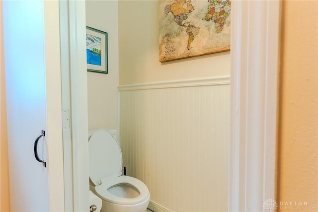 849 Wind Blf, Springboro, OH 45066 - bathroom featuring a wainscoted wall and toilet
