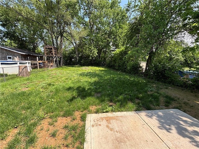 view of yard featuring fence