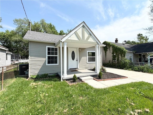 view of front of property featuring covered porch