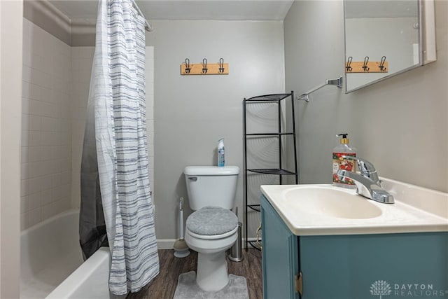 2526 Saint Charles Ave, Dayton, OH 45410 - bathroom with wood finished floors, shower / bath combo, and vanity