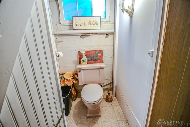 401 Hadley Ave, Dayton, OH 45419 - bathroom with toilet